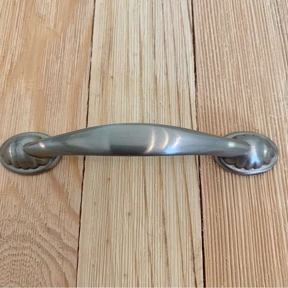 2 Drawer Pulls Dual Mount Shell Pull Satin Nickel Flower Curve Arch Bow Cabinets - Picture 2 of 14